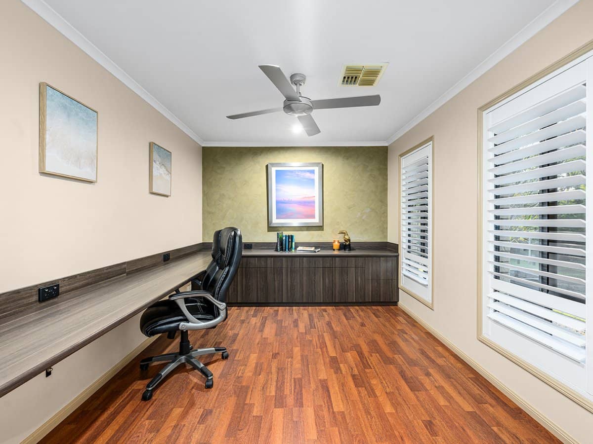 10 Govett Street, PACIFIC PINES - Thumbnail 19