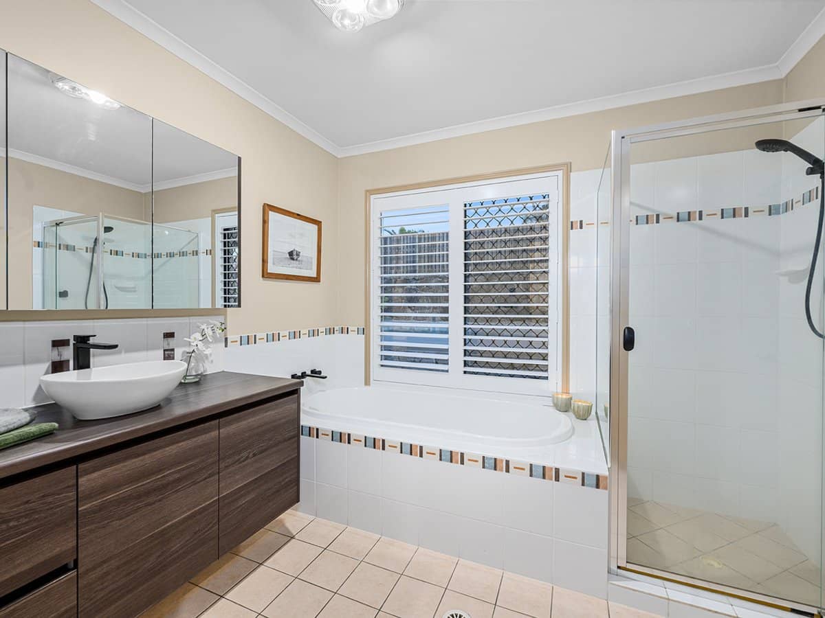 10 Govett Street, PACIFIC PINES - Thumbnail 20