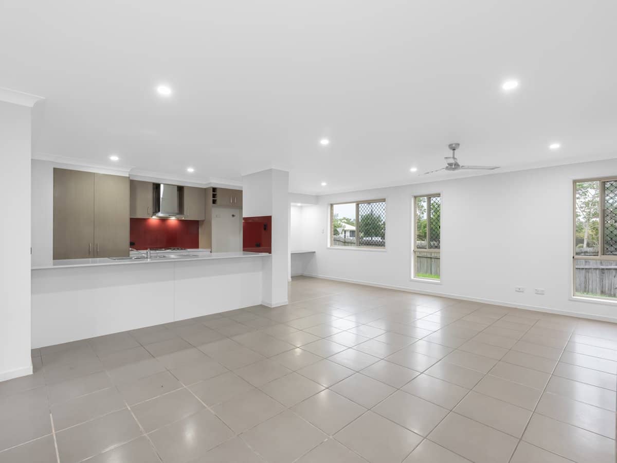 25 Milbrook Crescent, PIMPAMA - Thumbnail 5