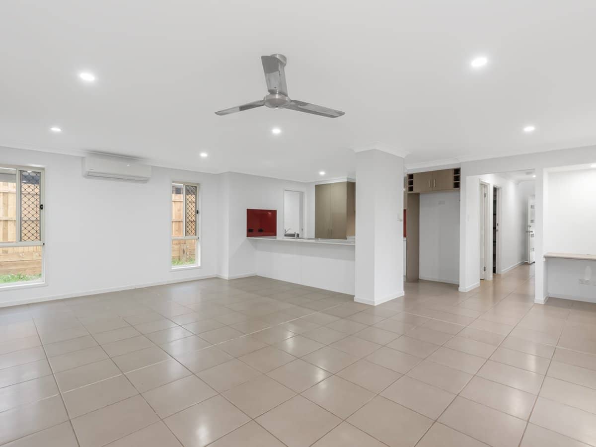 25 Milbrook Crescent, PIMPAMA - Thumbnail 6