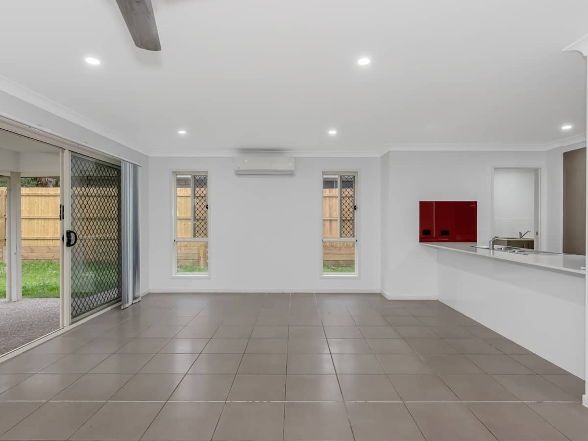 25 Milbrook Crescent, PIMPAMA - Thumbnail 7