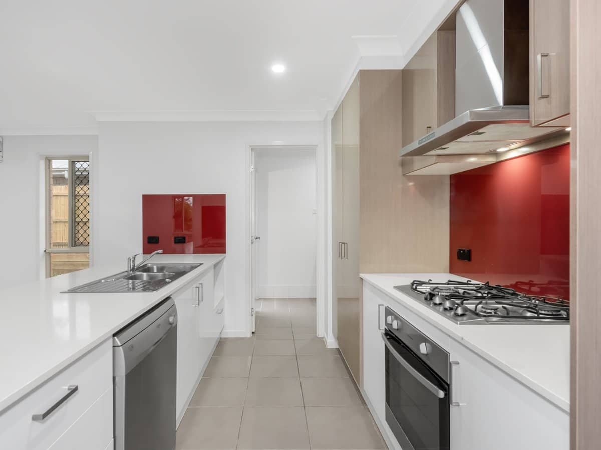 25 Milbrook Crescent, PIMPAMA - Thumbnail 9