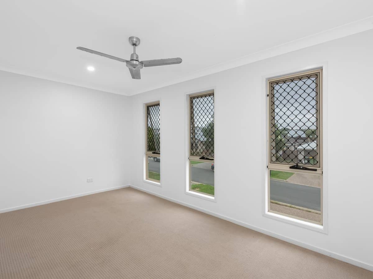 25 Milbrook Crescent, PIMPAMA - Thumbnail 18