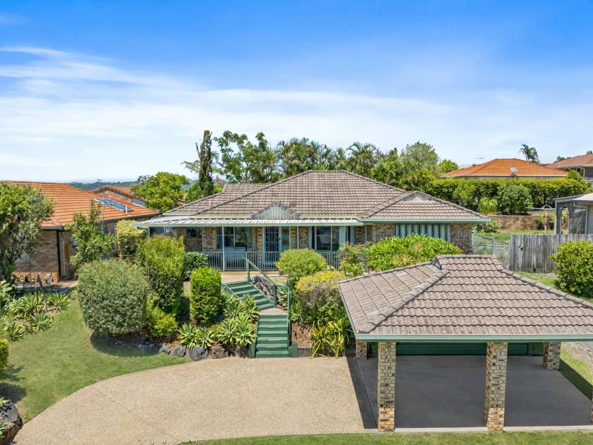 15 Lucy Drive, EDENS LANDING - Thumbnail 1