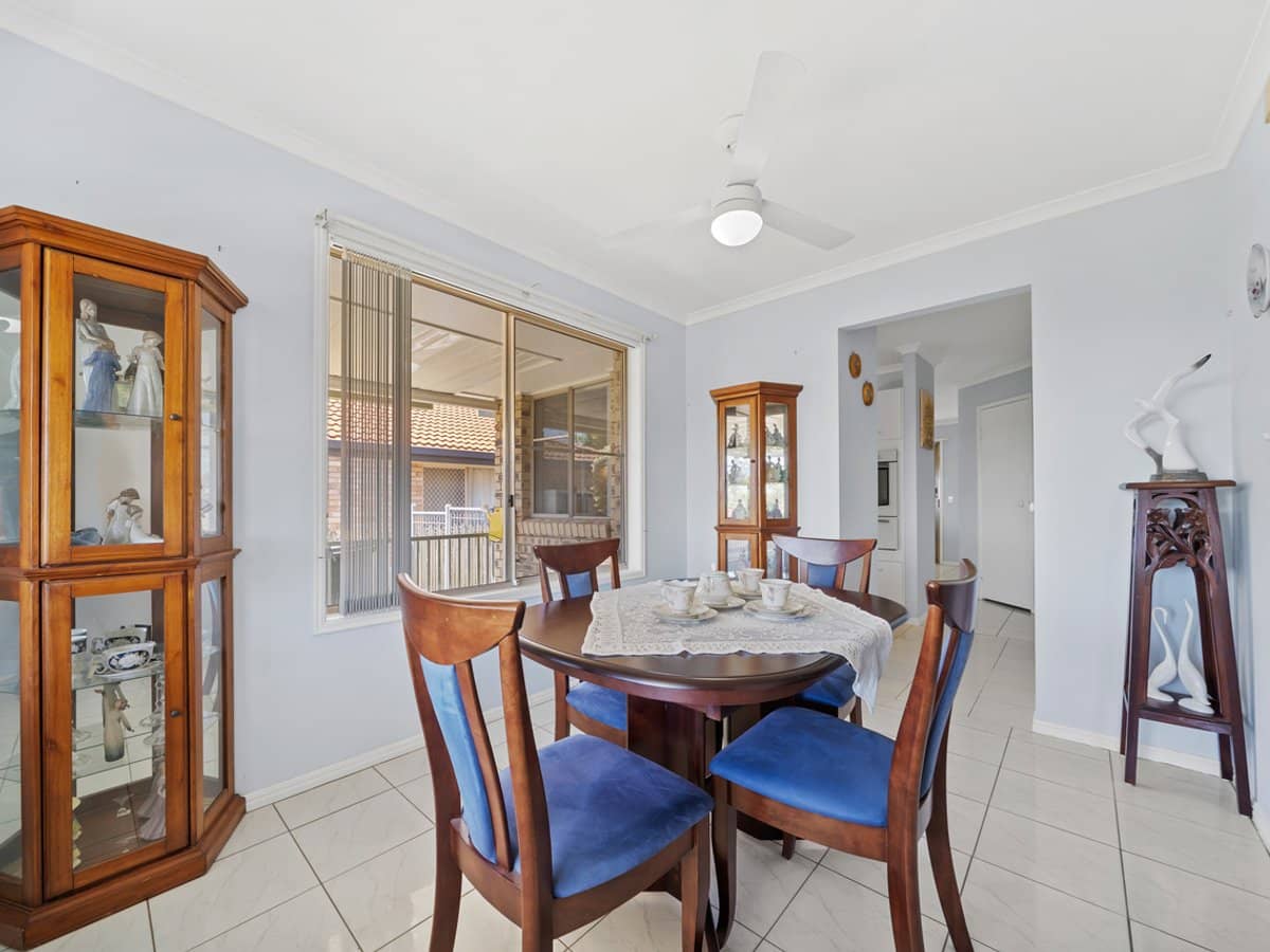 15 Lucy Drive, EDENS LANDING - Thumbnail 5