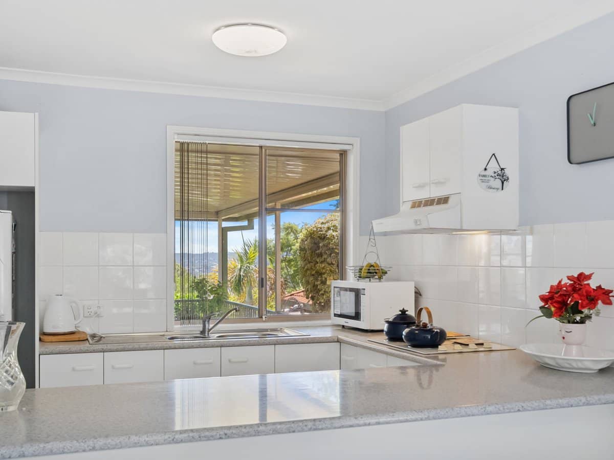 15 Lucy Drive, EDENS LANDING - Thumbnail 6