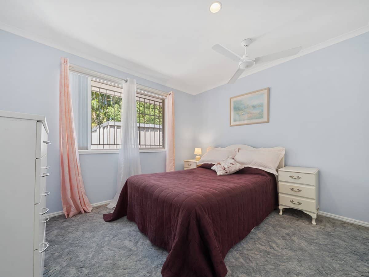 15 Lucy Drive, EDENS LANDING - Thumbnail 11