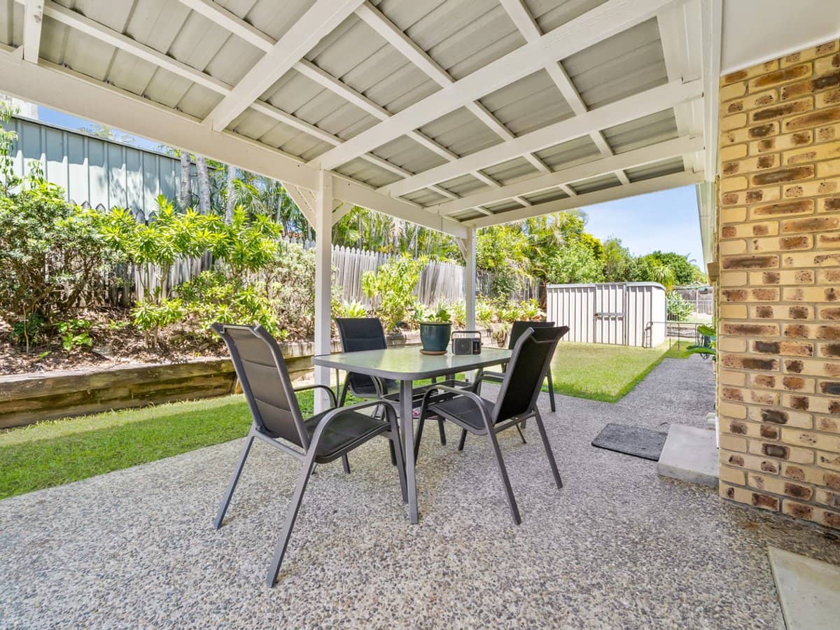 15 Lucy Drive, EDENS LANDING - Thumbnail 14