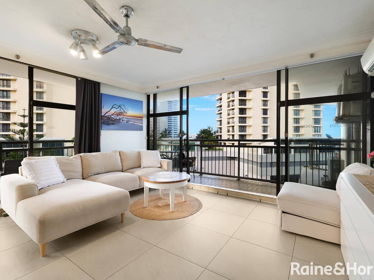 18 Hanlan Street, SURFERS PARADISE - Thumbnail 2