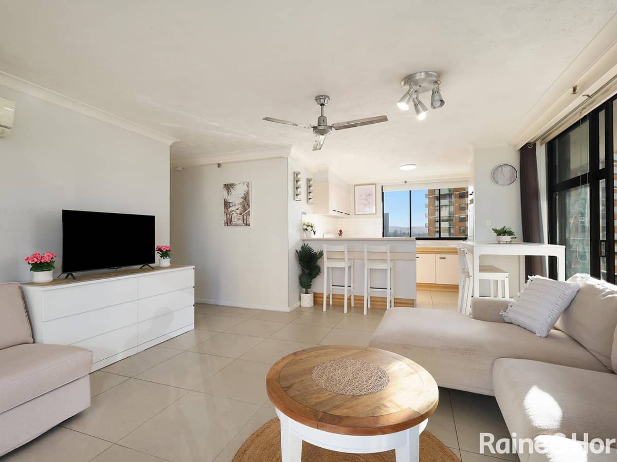 18 Hanlan Street, SURFERS PARADISE - Thumbnail 4