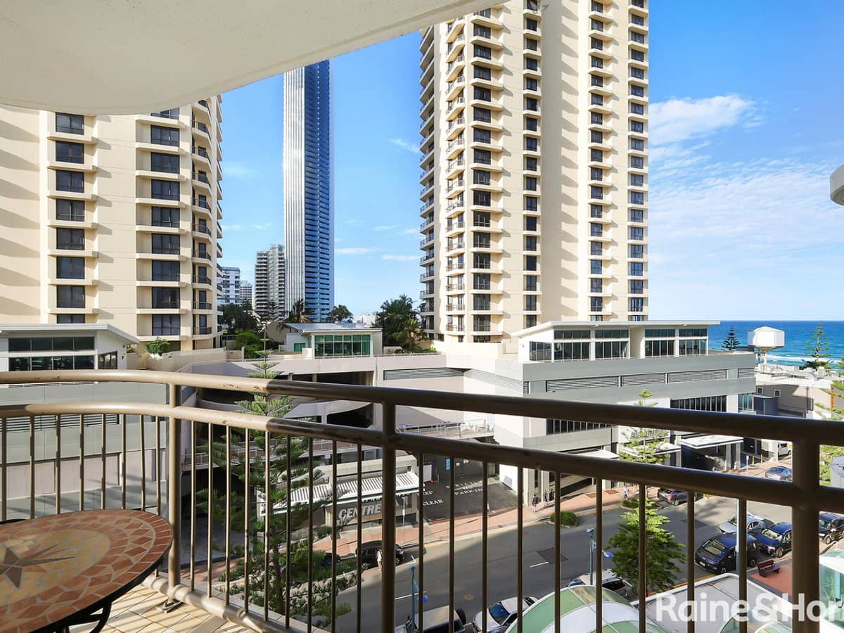 18 Hanlan Street, SURFERS PARADISE - Thumbnail 5