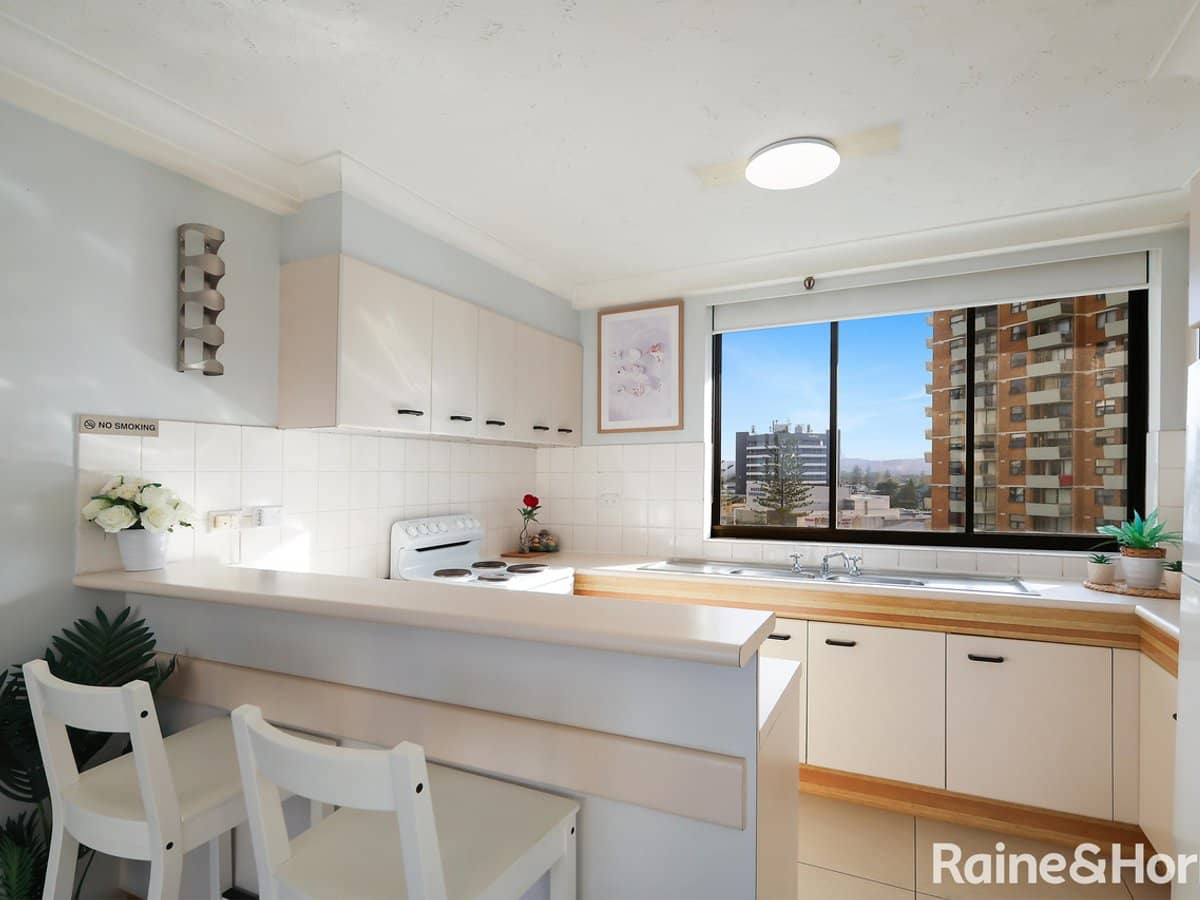 18 Hanlan Street, SURFERS PARADISE - Thumbnail 7