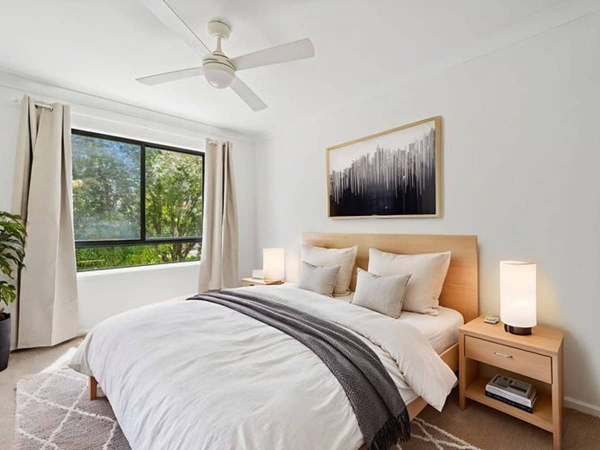 125 Santa Cruz Boulevard, CLEAR ISLAND WATERS - Thumbnail 12