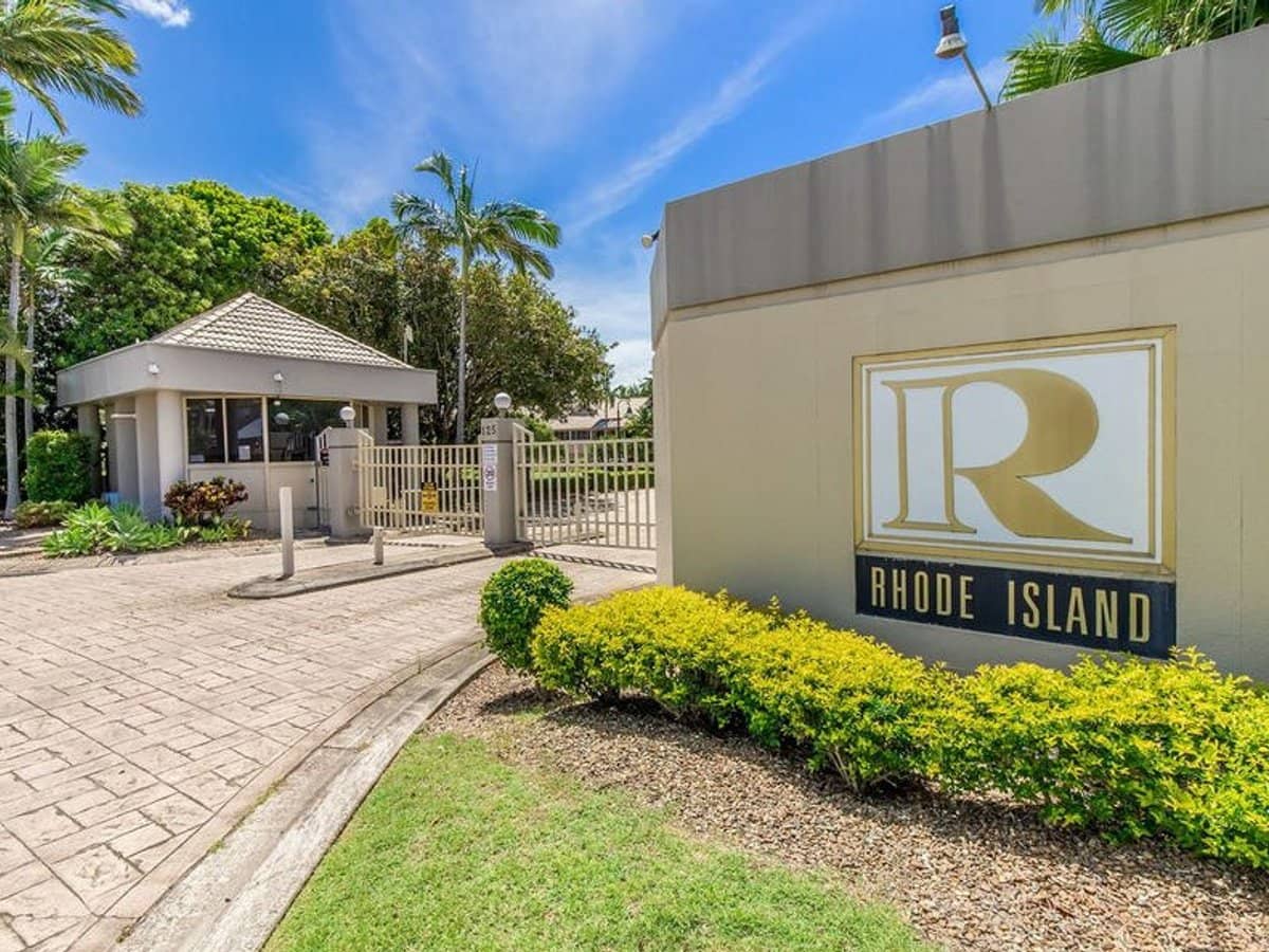 125 Santa Cruz Boulevard, CLEAR ISLAND WATERS - Thumbnail 15