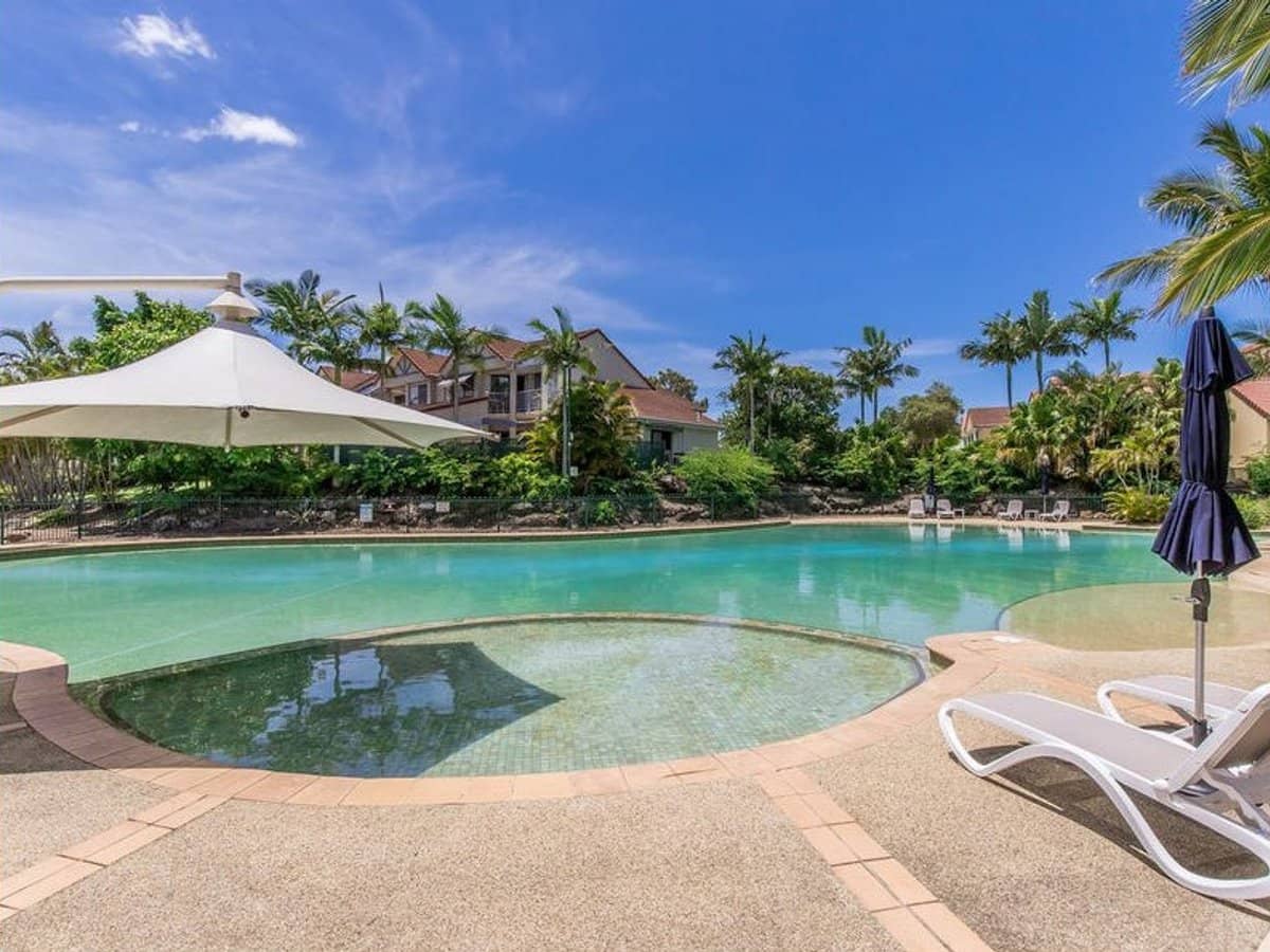 125 Santa Cruz Boulevard, CLEAR ISLAND WATERS - Thumbnail 16