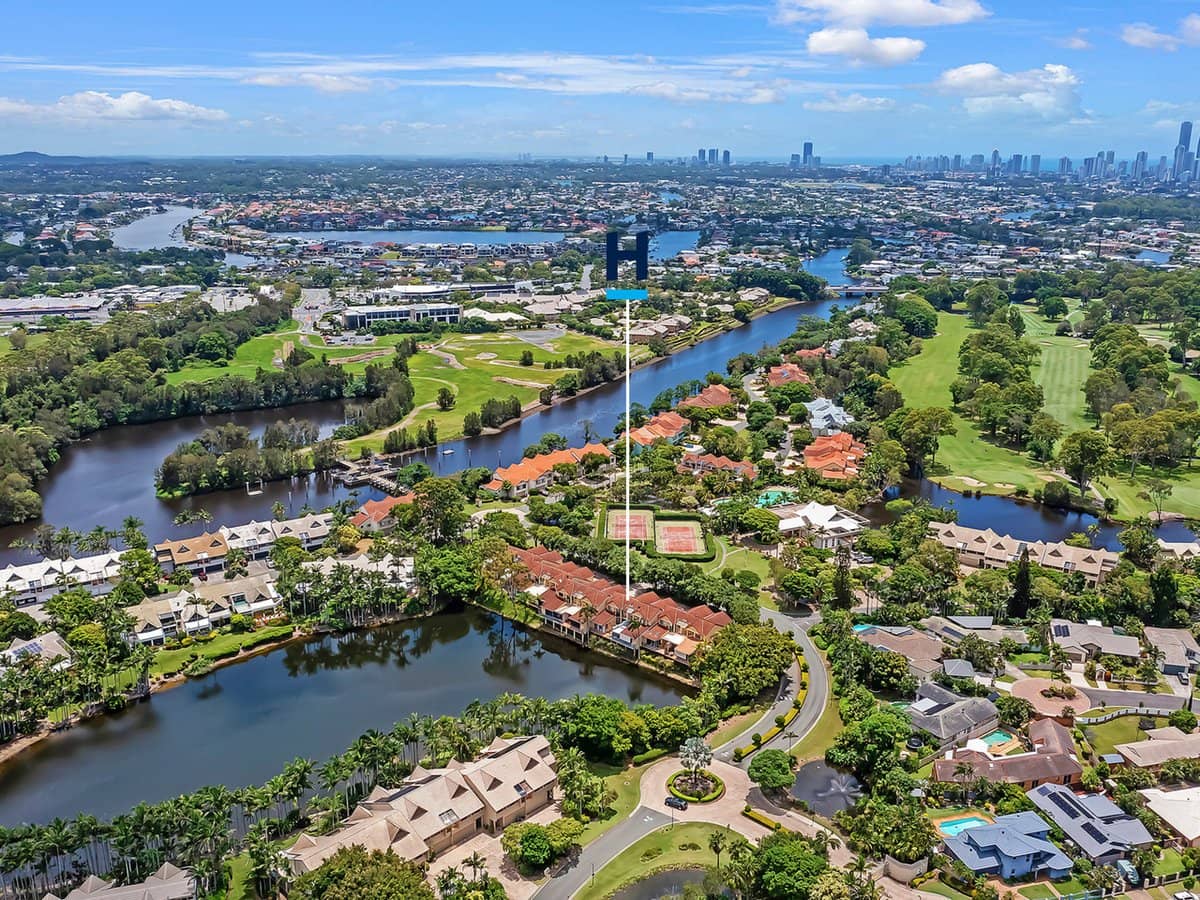 125 Santa Cruz Boulevard, CLEAR ISLAND WATERS - Thumbnail 20