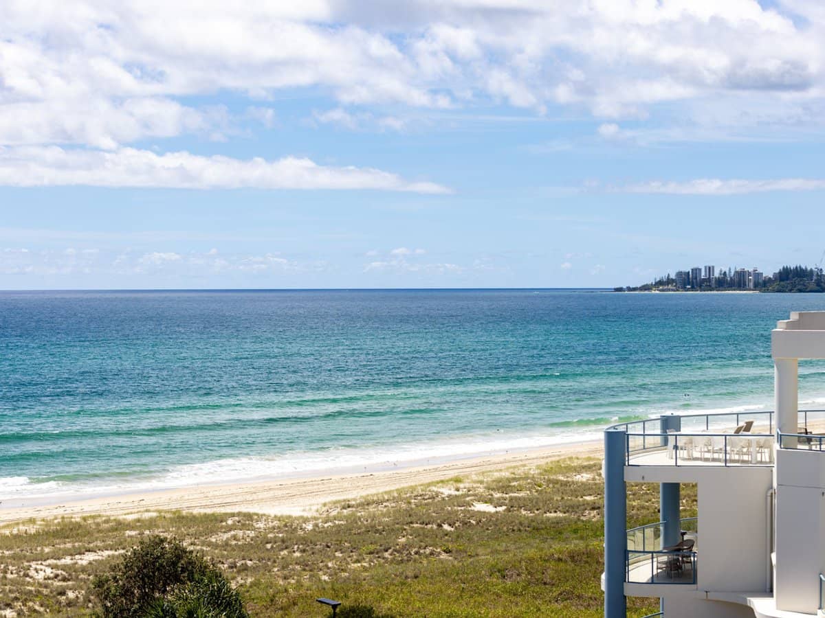 321 Golden Four Drive, TUGUN - Thumbnail 2