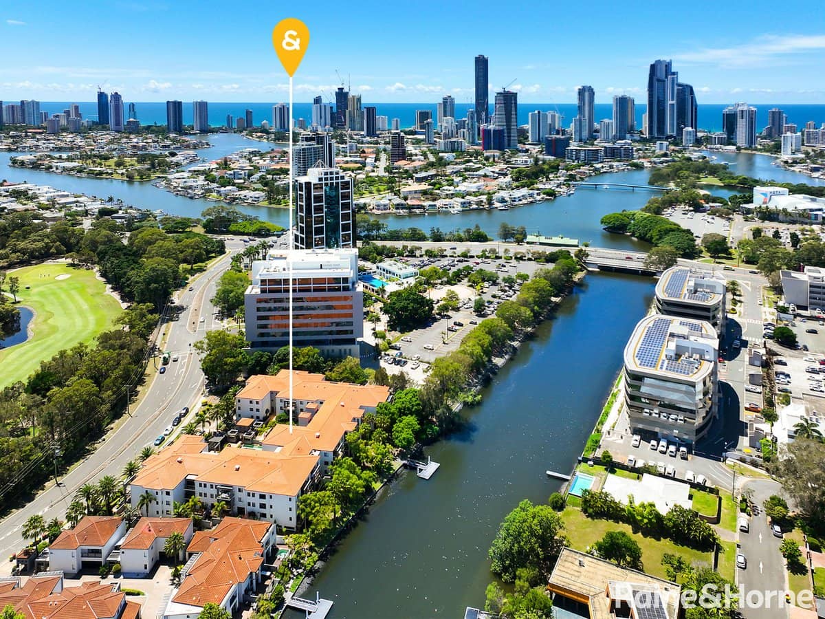 24 Slatyer Avenue, BUNDALL - Thumbnail 12