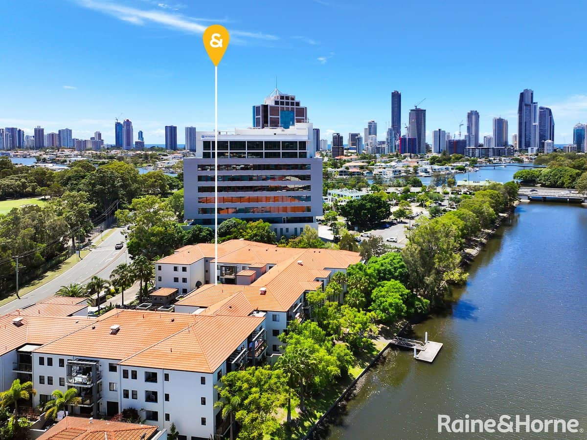 24 Slatyer Avenue, BUNDALL - Thumbnail 14