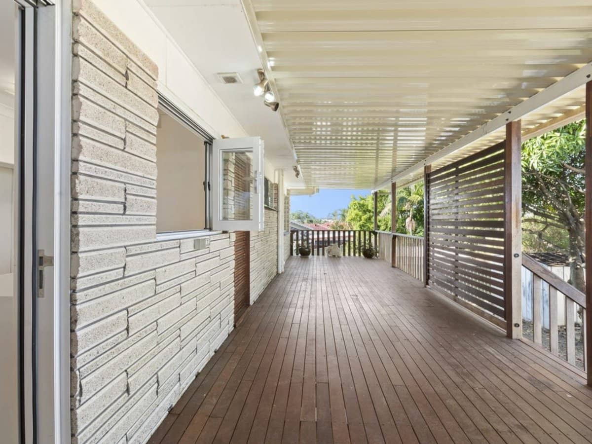 222 Benowa Road, BENOWA - Thumbnail 2