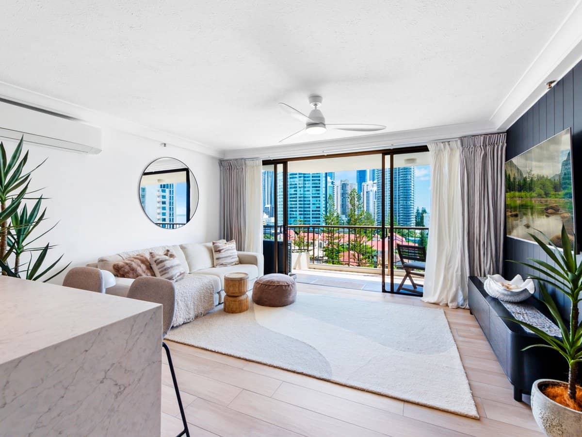 5 Enderley Avenue, SURFERS PARADISE - Thumbnail 4