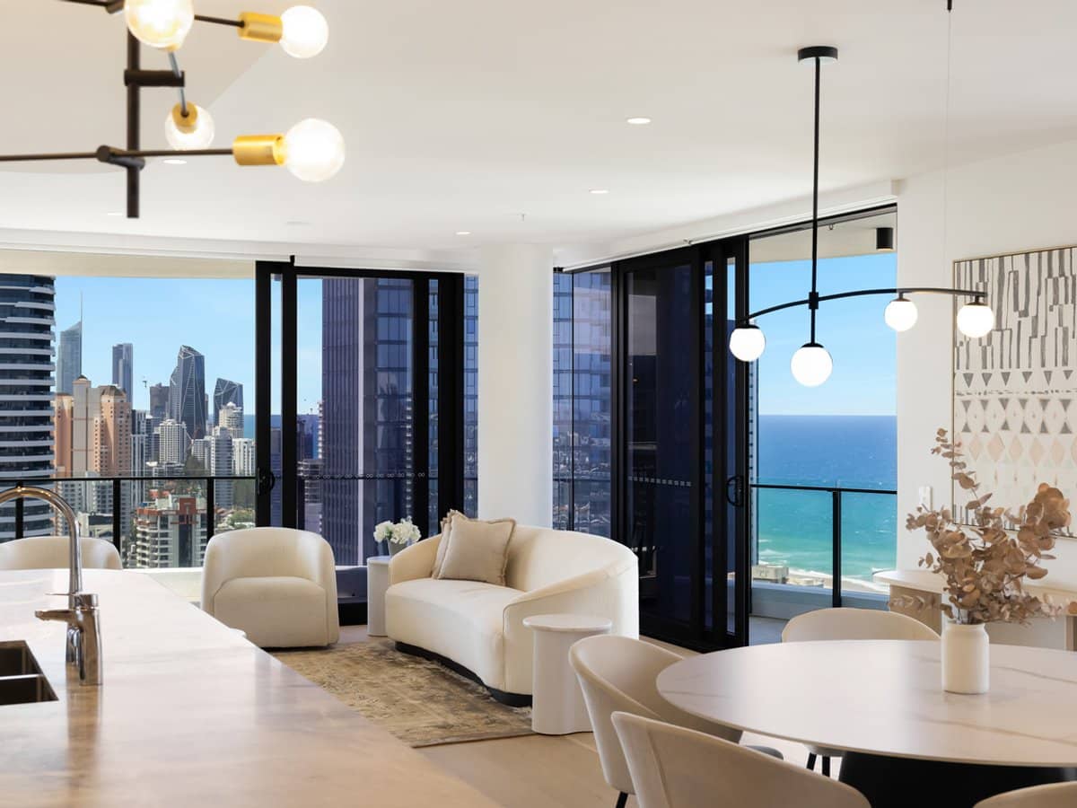 33 Surf Parade, BROADBEACH - Thumbnail 2