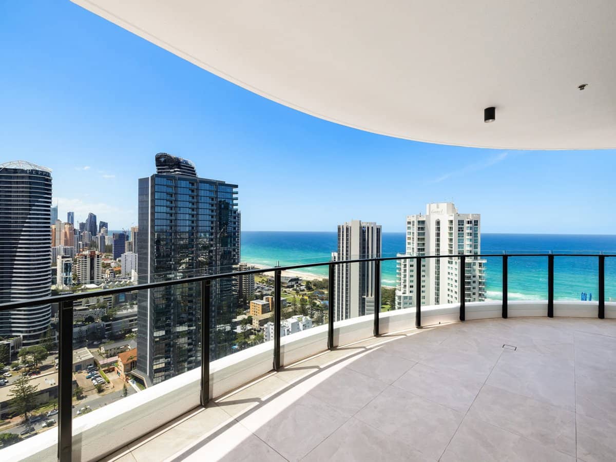 33 Surf Parade, BROADBEACH - Thumbnail 3