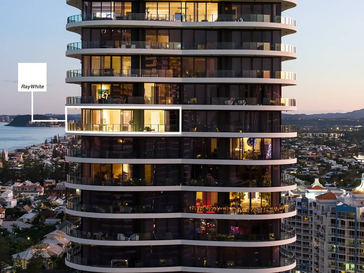 33 Surf Parade, BROADBEACH - Thumbnail 10