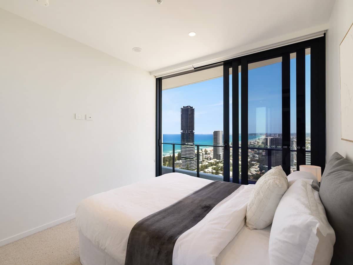 33 Surf Parade, BROADBEACH - Thumbnail 11