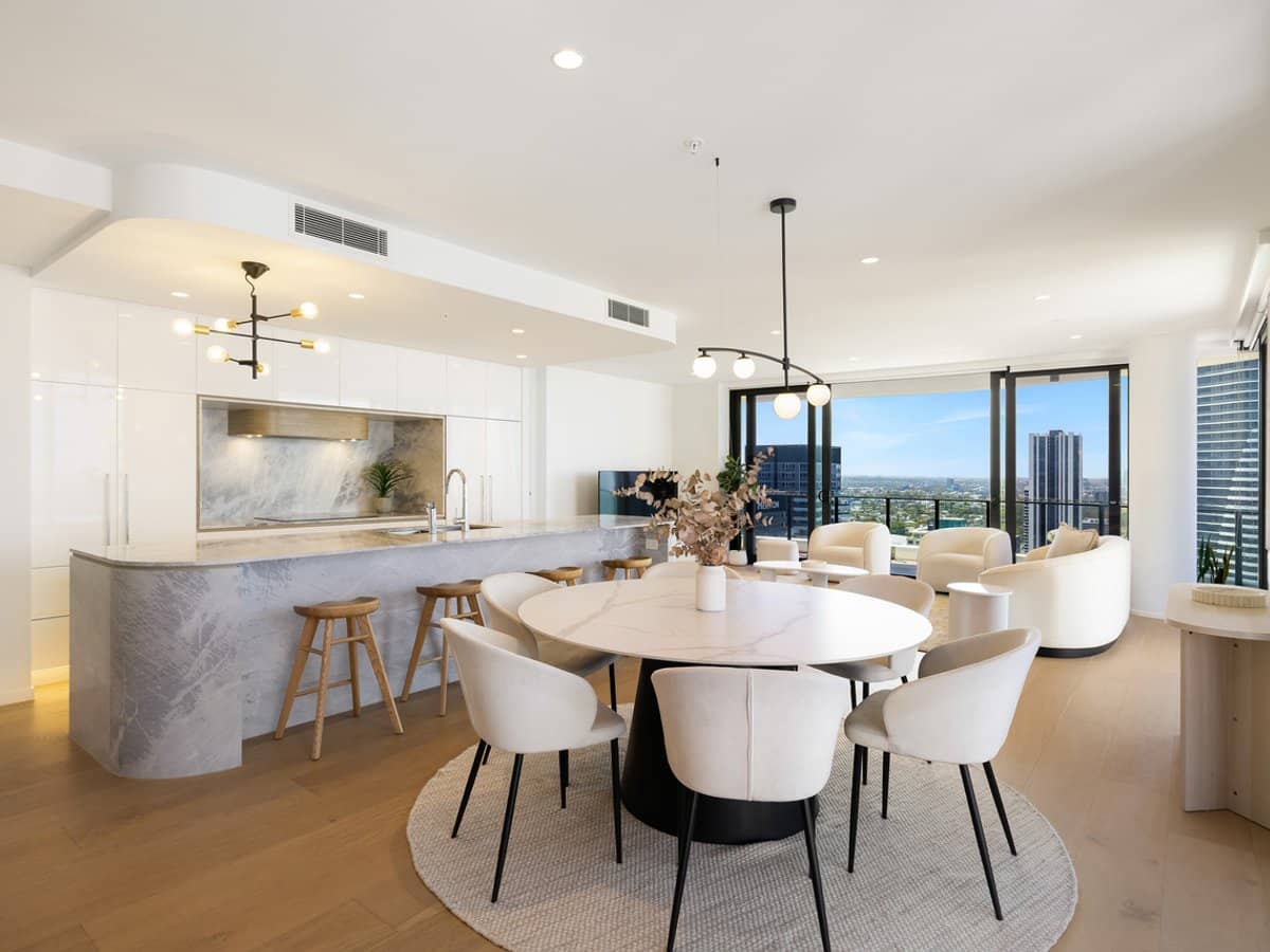 33 Surf Parade, BROADBEACH - Thumbnail 14