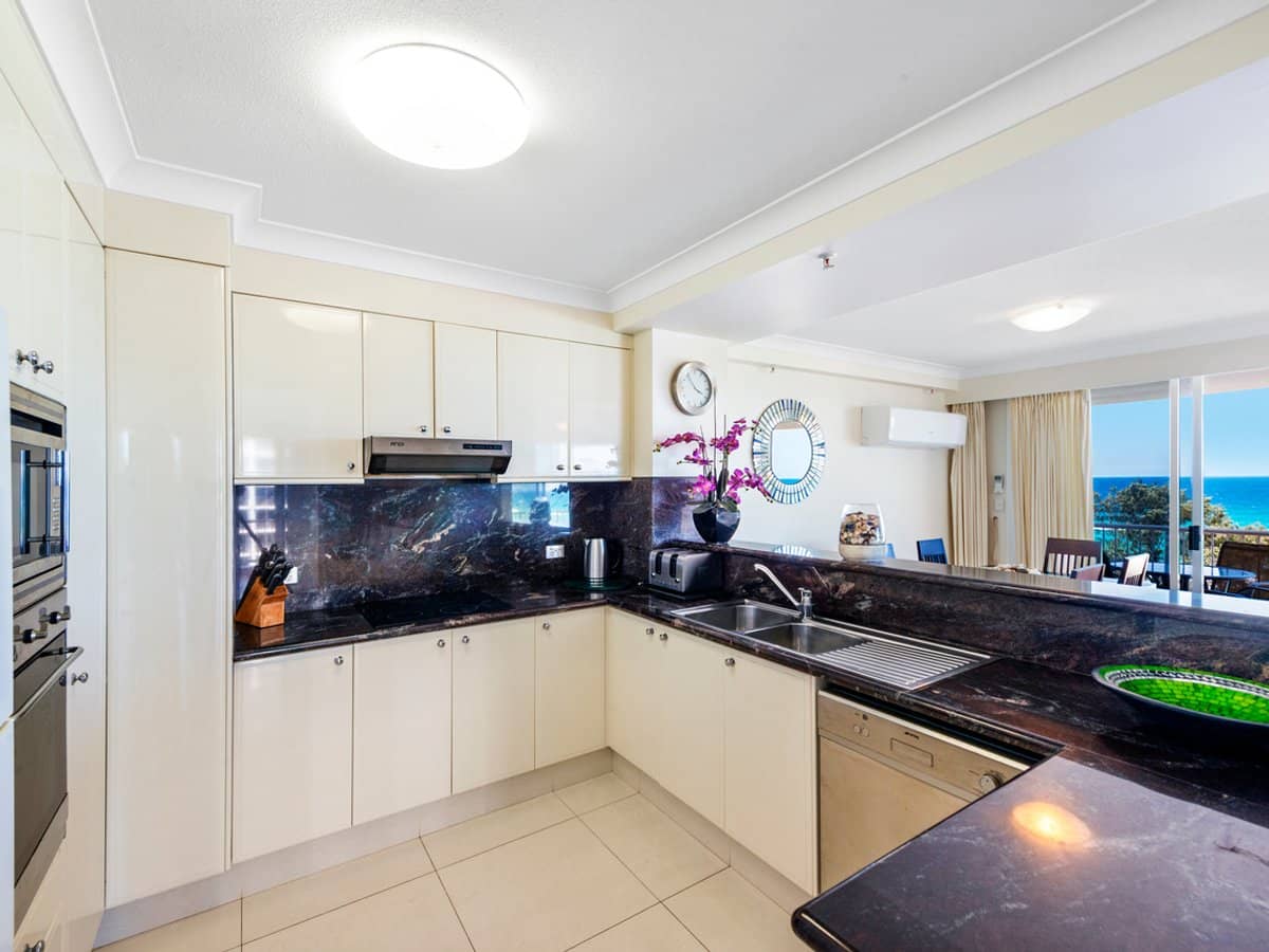 2 View Avenue, Surfers Paradise - Thumbnail 7