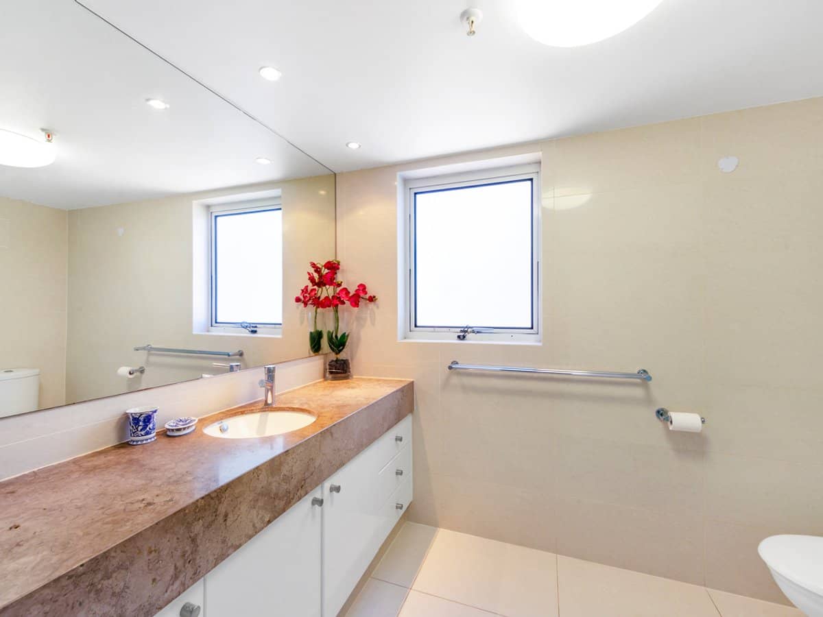 2 View Avenue, Surfers Paradise - Thumbnail 9