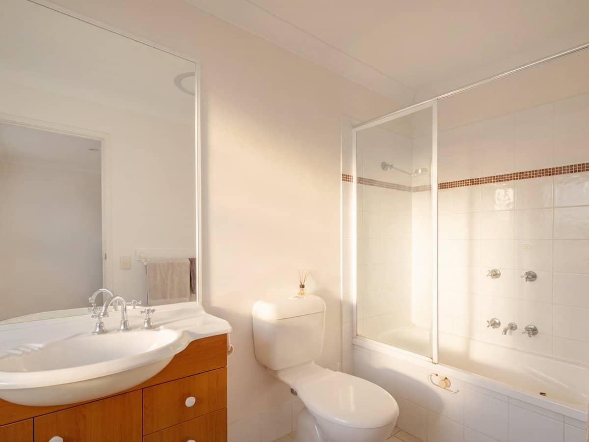 323 Christine Avenue, VARSITY LAKES - Thumbnail 15