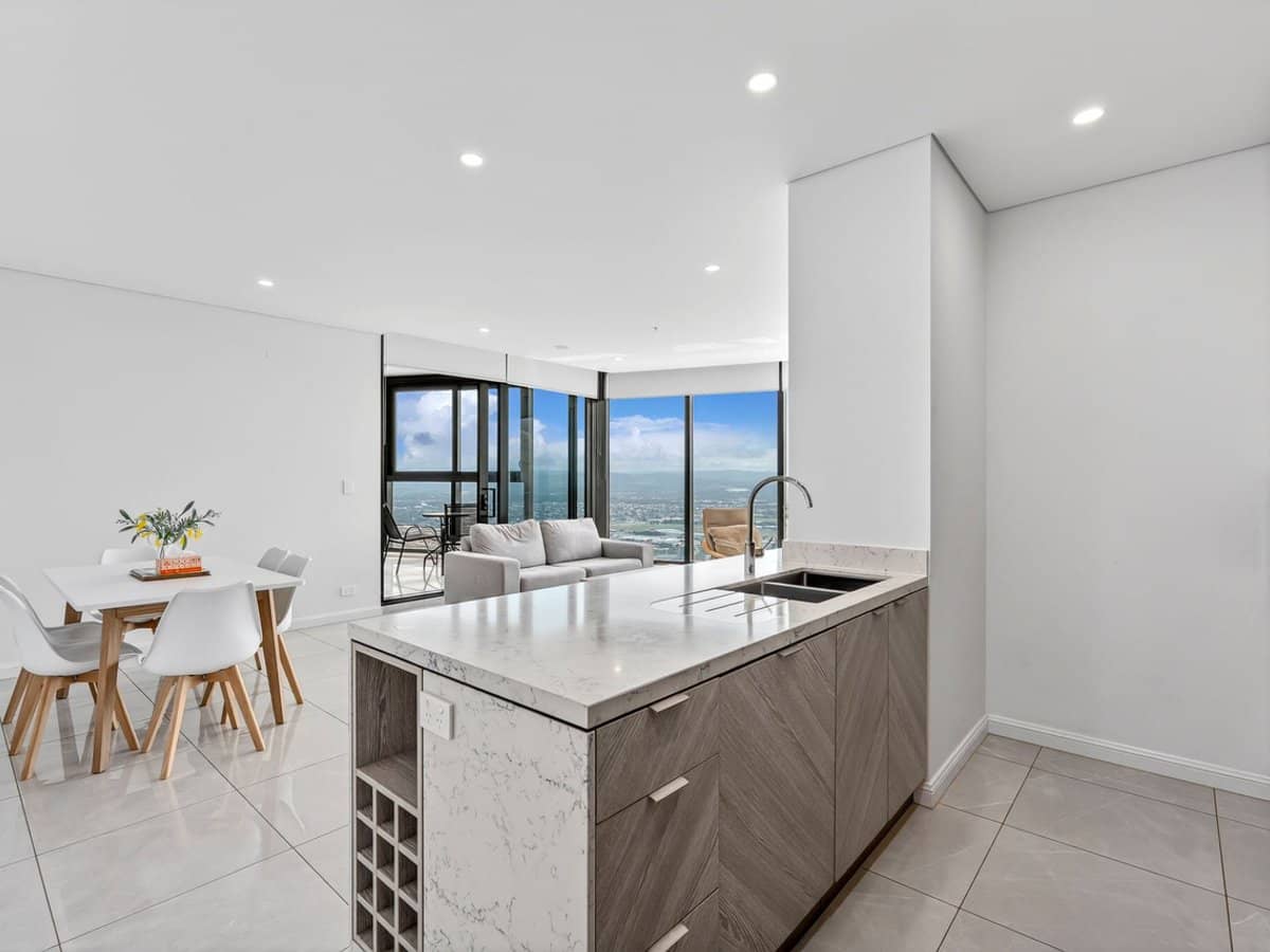 88 The Esplanade, Surfers Paradise - Thumbnail 2