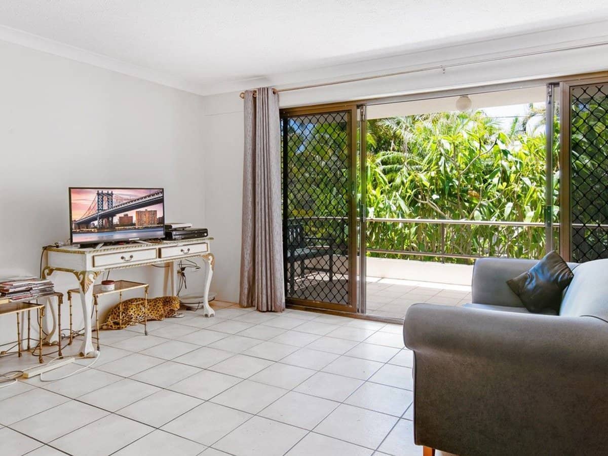 2/92 Stanhill Drive, Surfers Paradise - Thumbnail 3