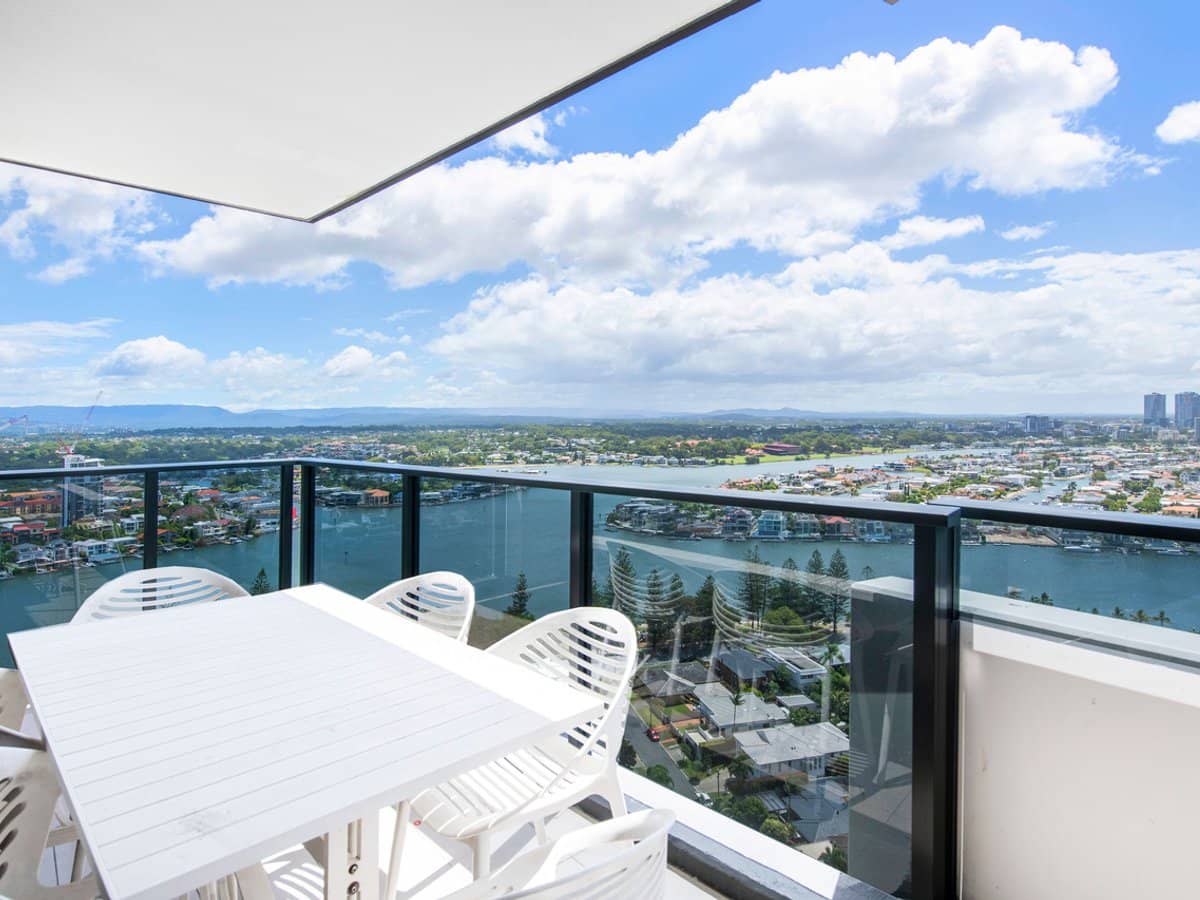 9 Norfolk Avenue, Surfers Paradise - Thumbnail 2