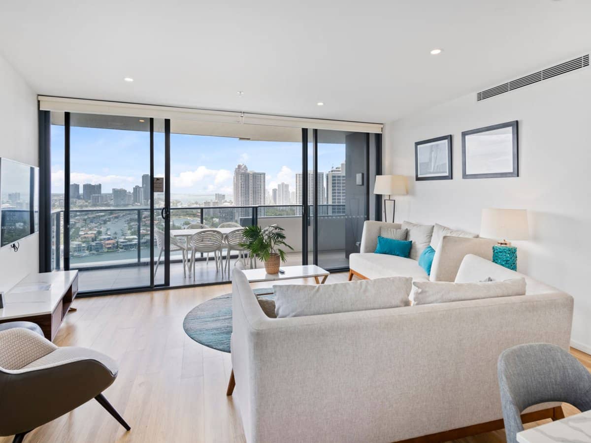 9 Norfolk Avenue, Surfers Paradise - Thumbnail 3