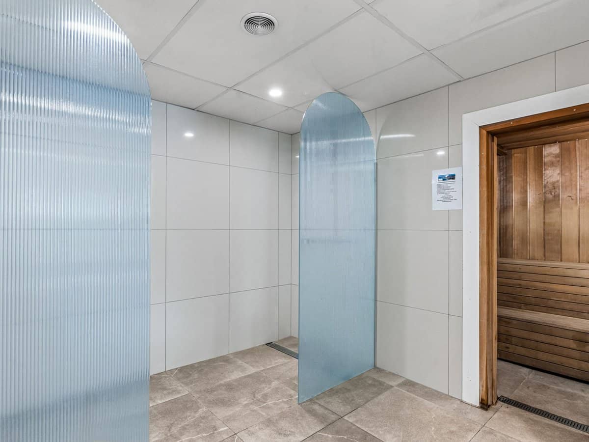 20 The Esplanade, Surfers Paradise - Thumbnail 21