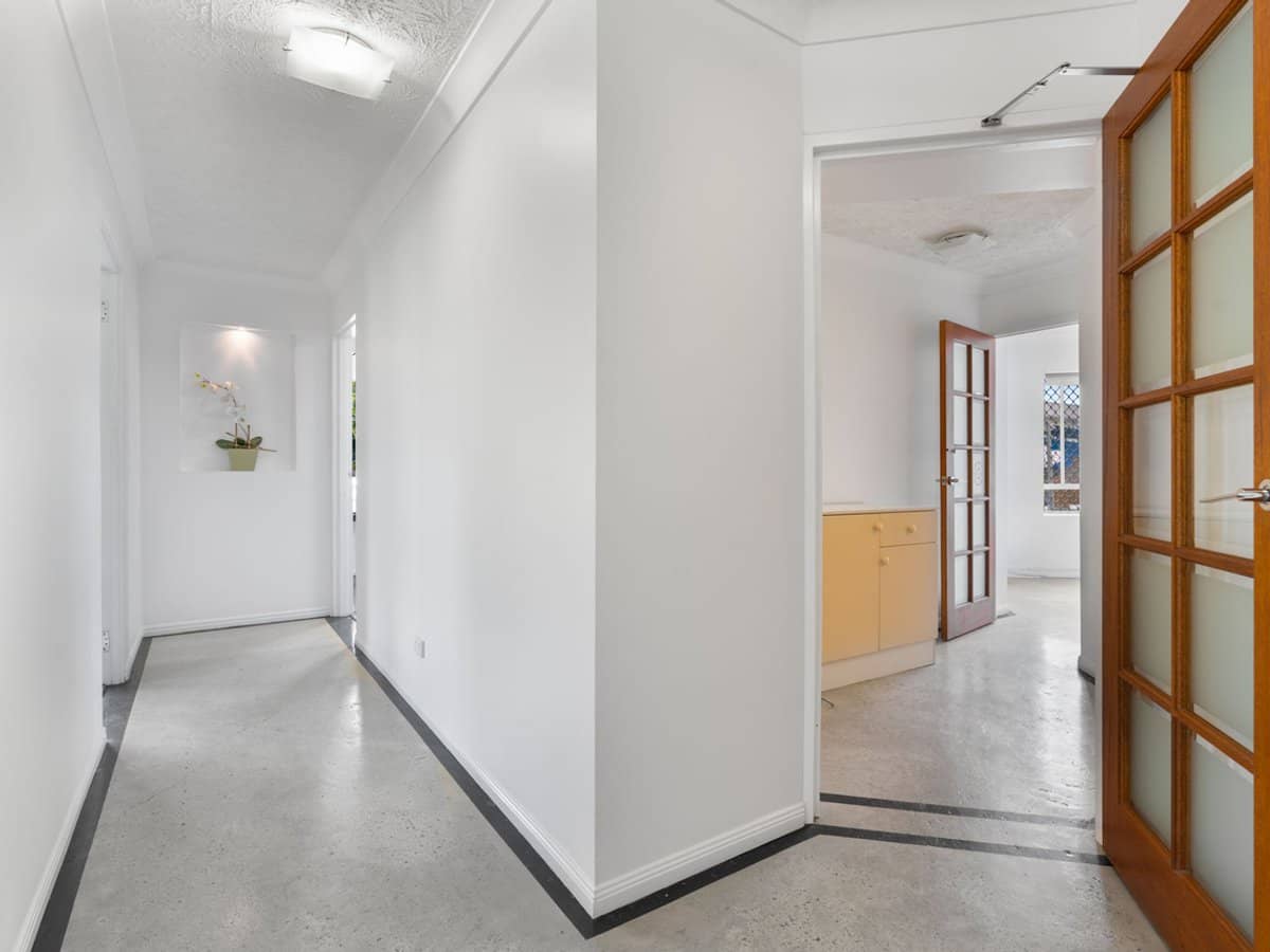 1 Nerang Street, NERANG - Thumbnail 10