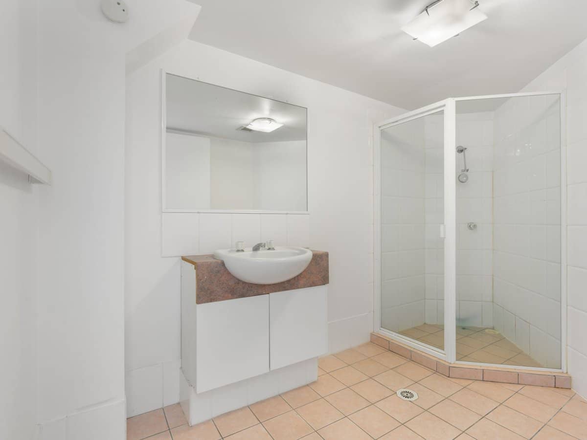 1 Nerang Street, NERANG - Thumbnail 11