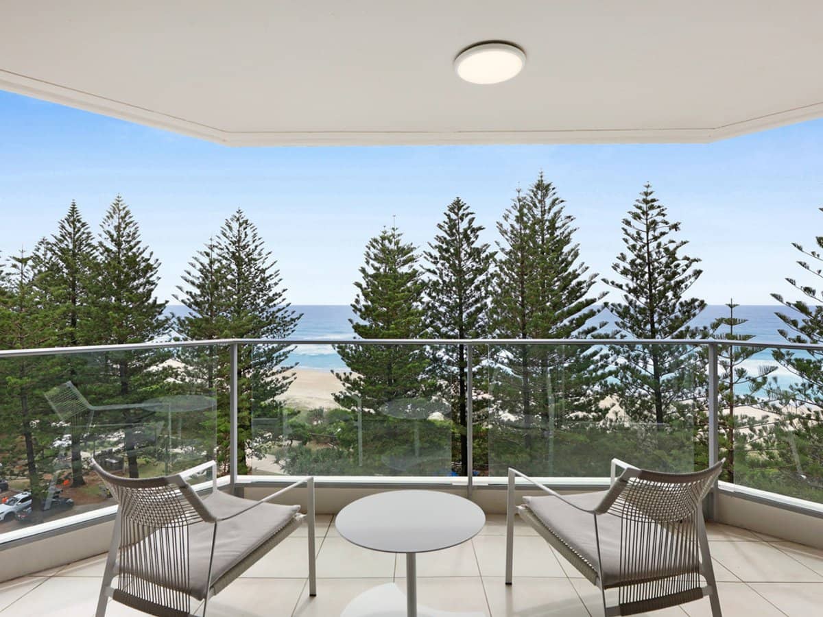 202 The Esplanade, Burleigh Heads - Thumbnail 2