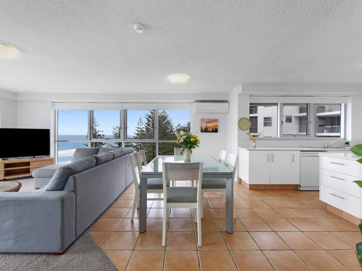 202 The Esplanade, Burleigh Heads - Thumbnail 4