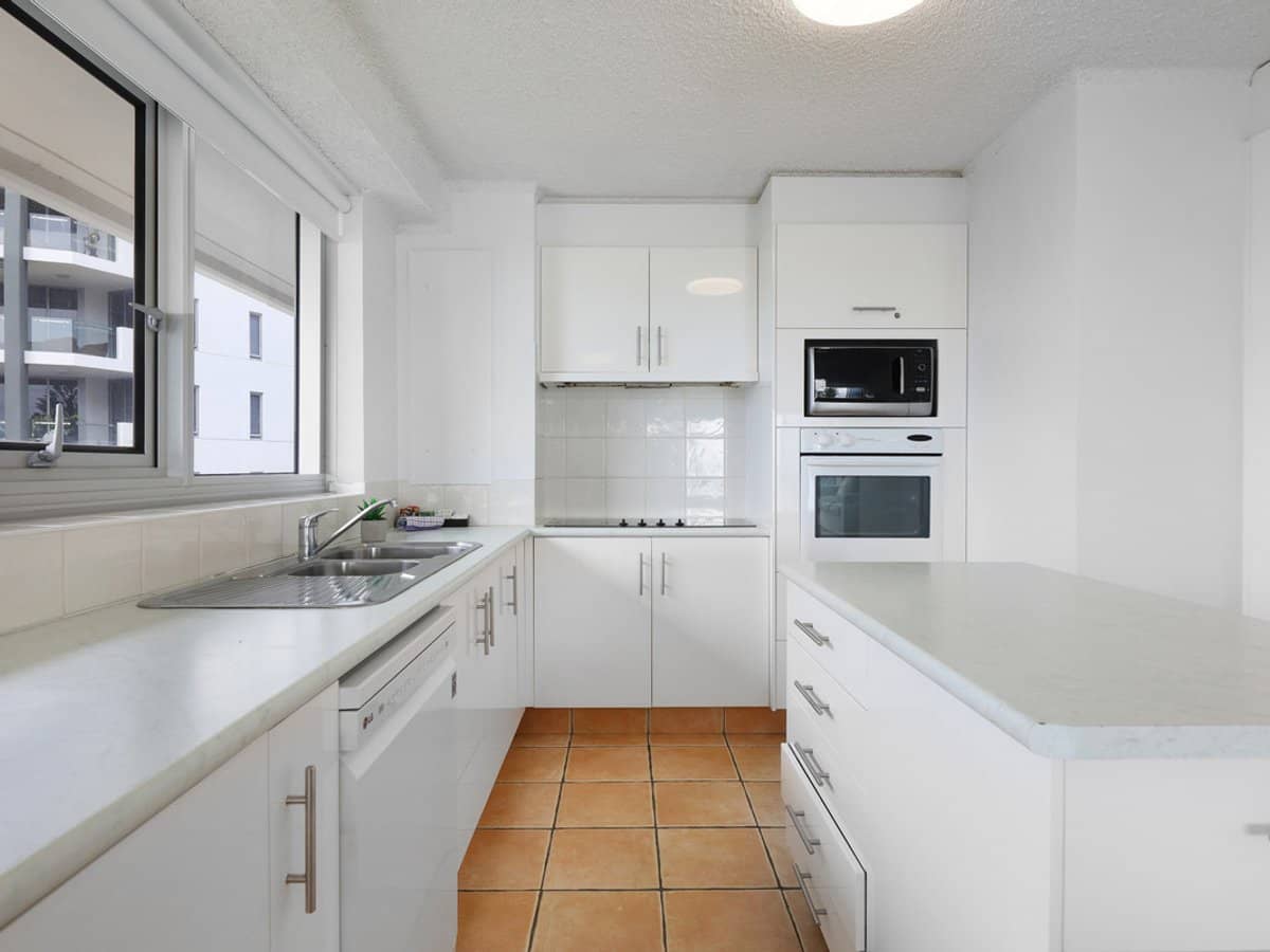 202 The Esplanade, Burleigh Heads - Thumbnail 13