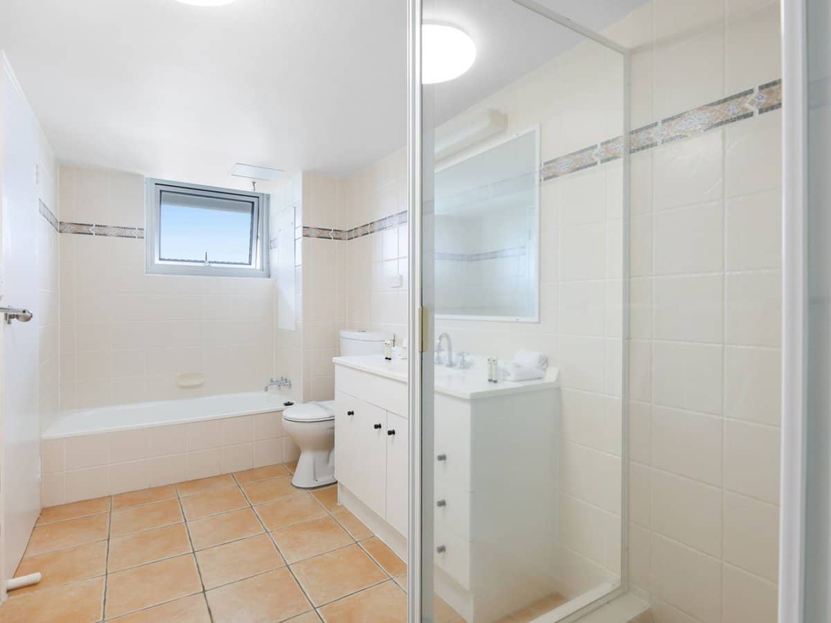 202 The Esplanade, Burleigh Heads - Thumbnail 21