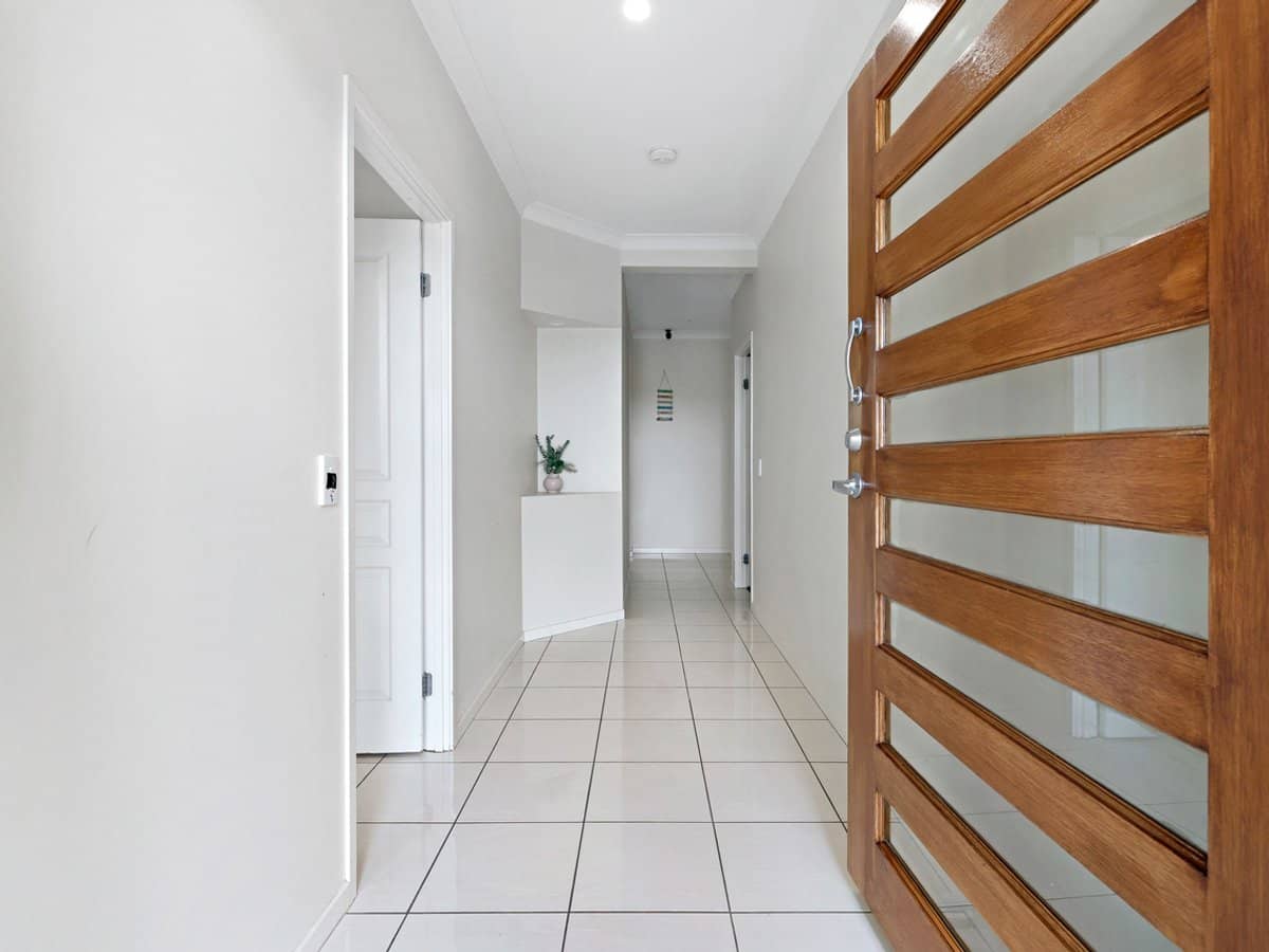 64 Carmen Court, Oxenford - Thumbnail 2