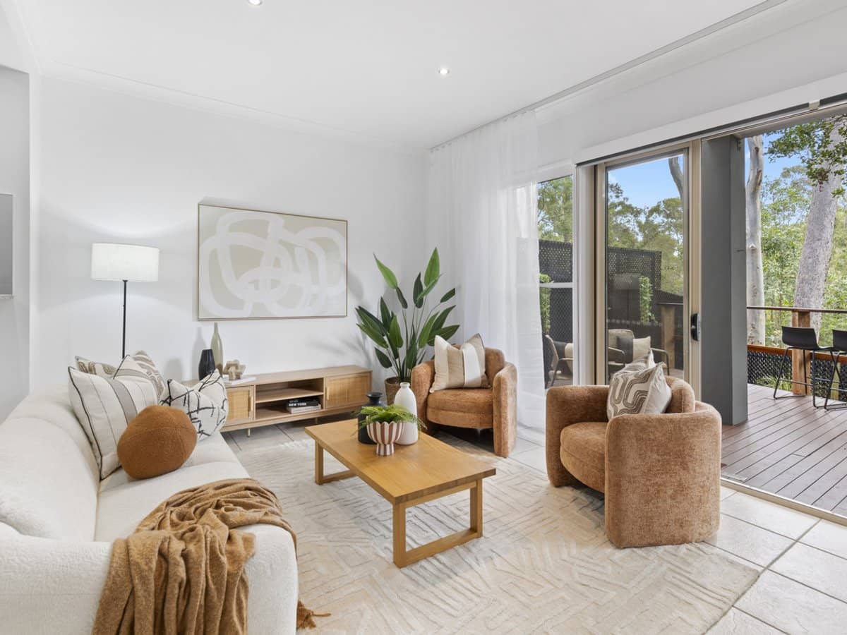 8 Kodiak Drive, VARSITY LAKES - Thumbnail 1