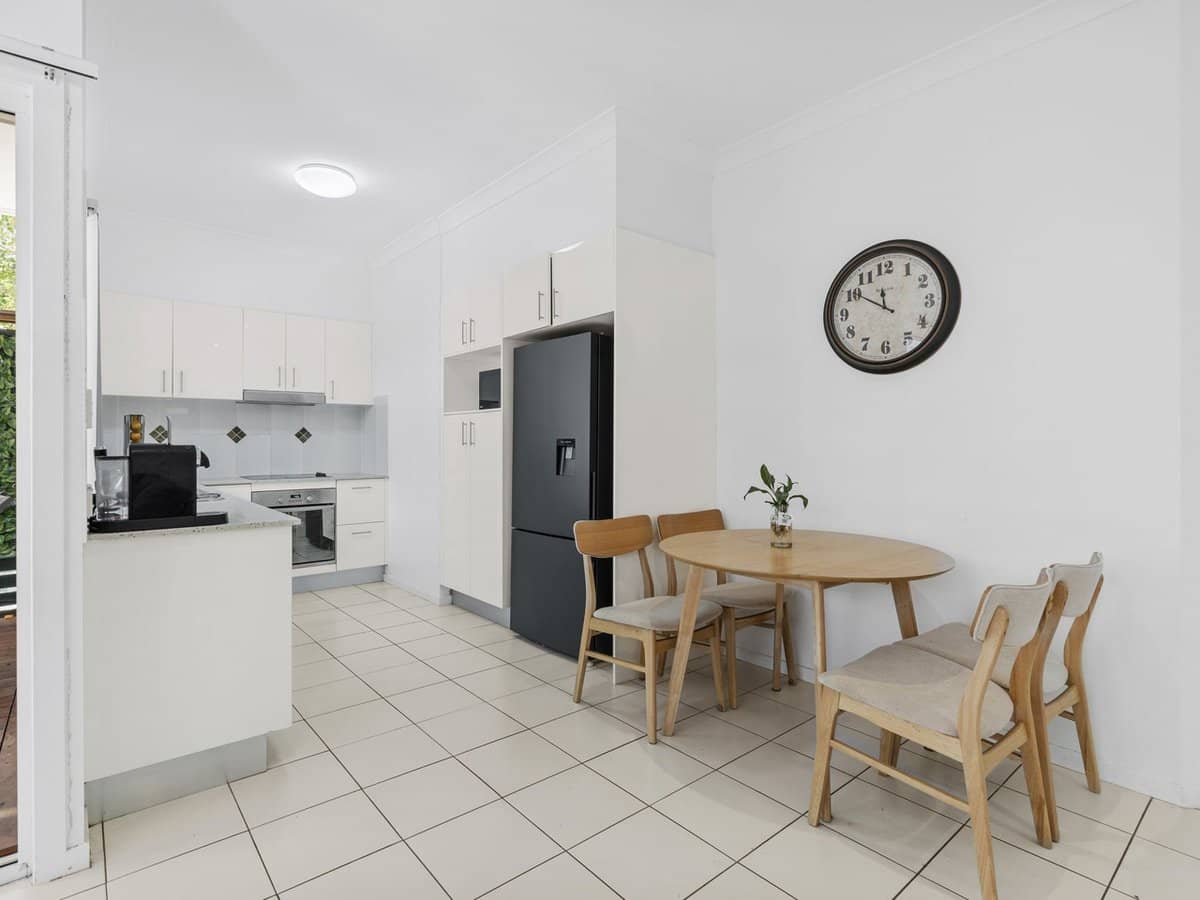 127 Pohlman Street, Southport - Thumbnail 3