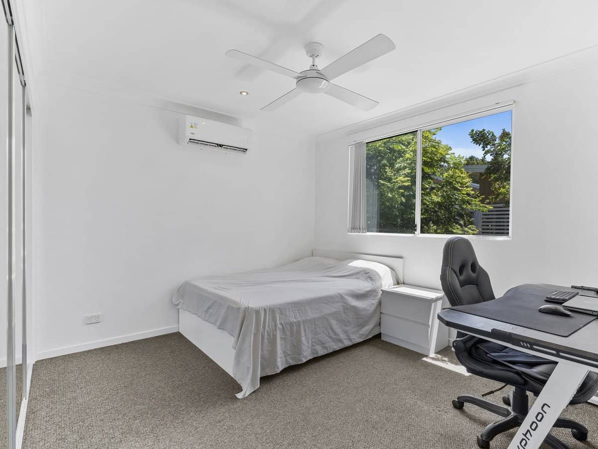 127 Pohlman Street, Southport - Thumbnail 10