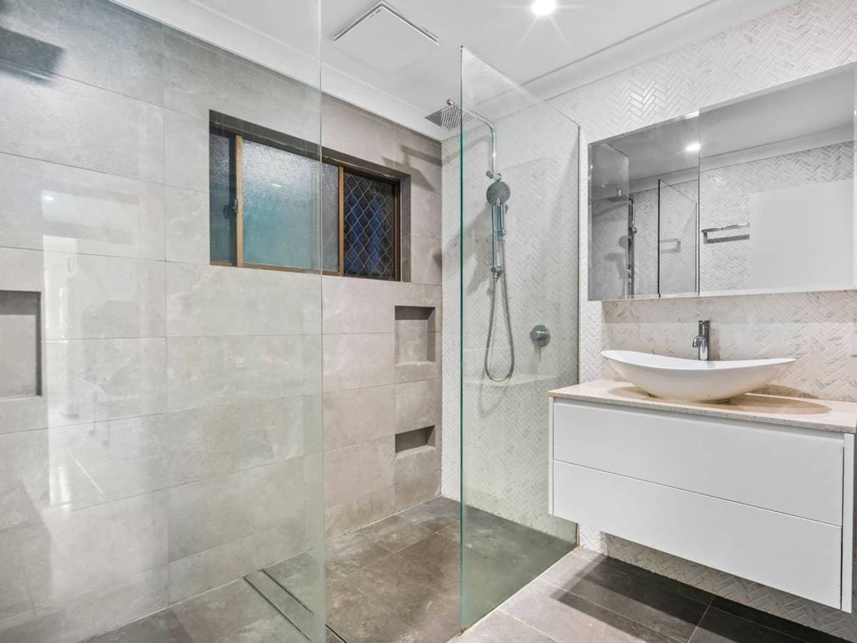 7 Merrow Street, MOUNT WARREN PARK - Thumbnail 9