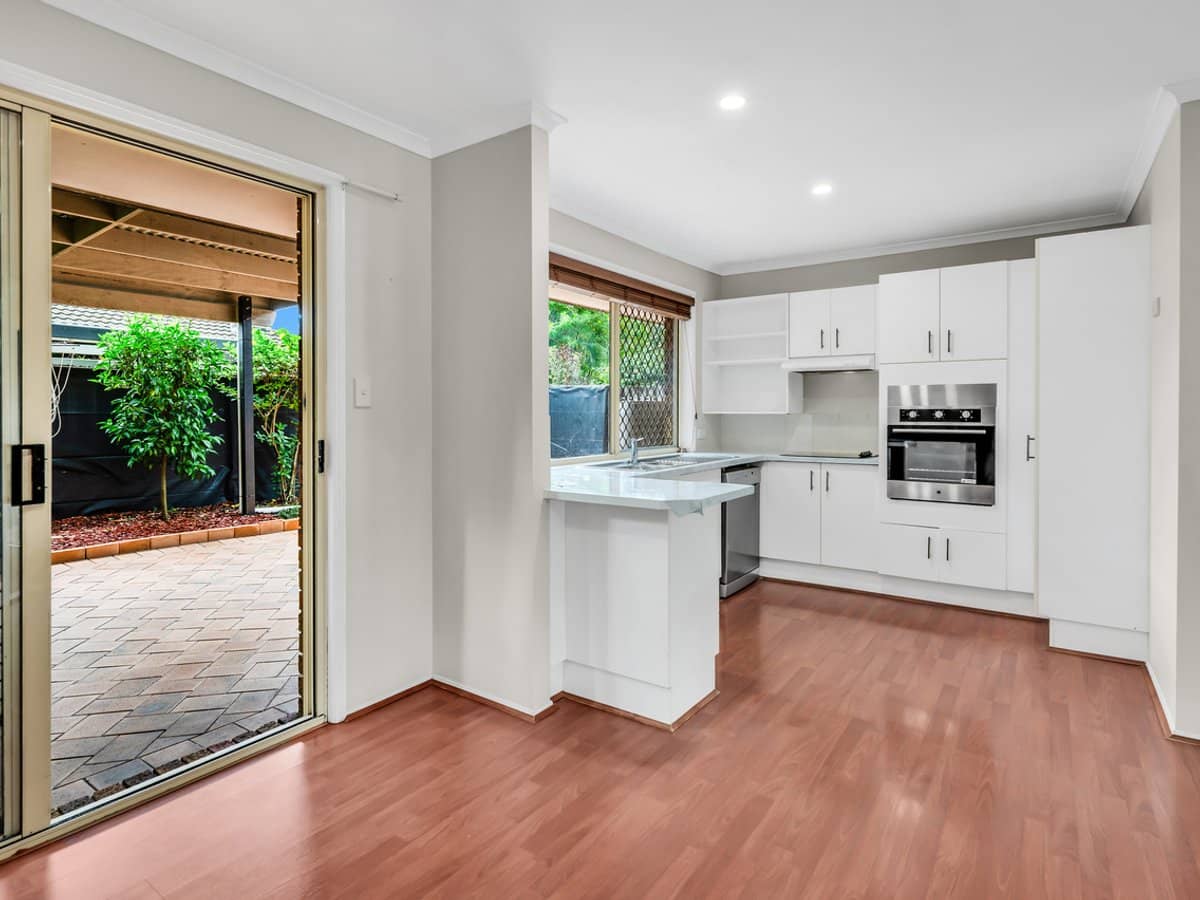 29-31 Golden Palms Court, ASHMORE - Thumbnail 8